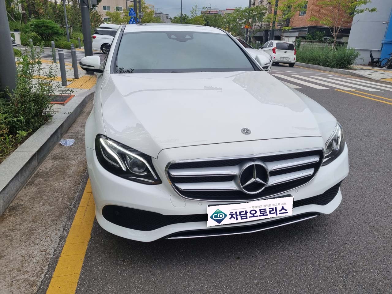 신차를 포기할 정도로 마음에 든 벤츠 E300 중고차리스 차담오토리스에서!