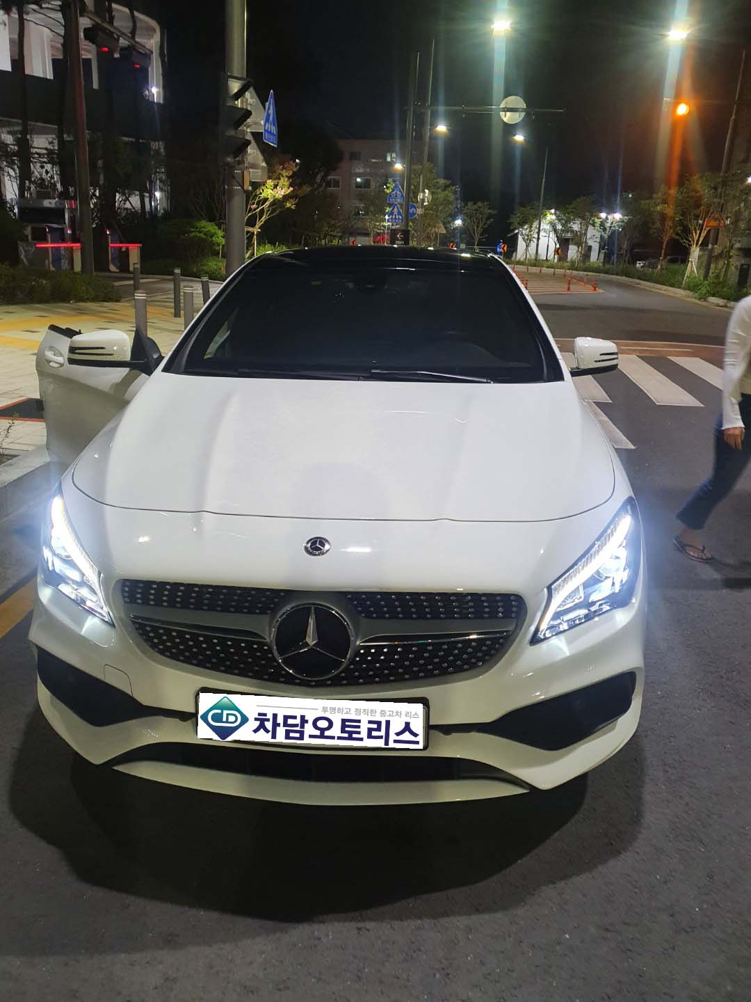 신차급에 핸들까지 멋진 벤츠 CLA 중고차 리스 거래 후기