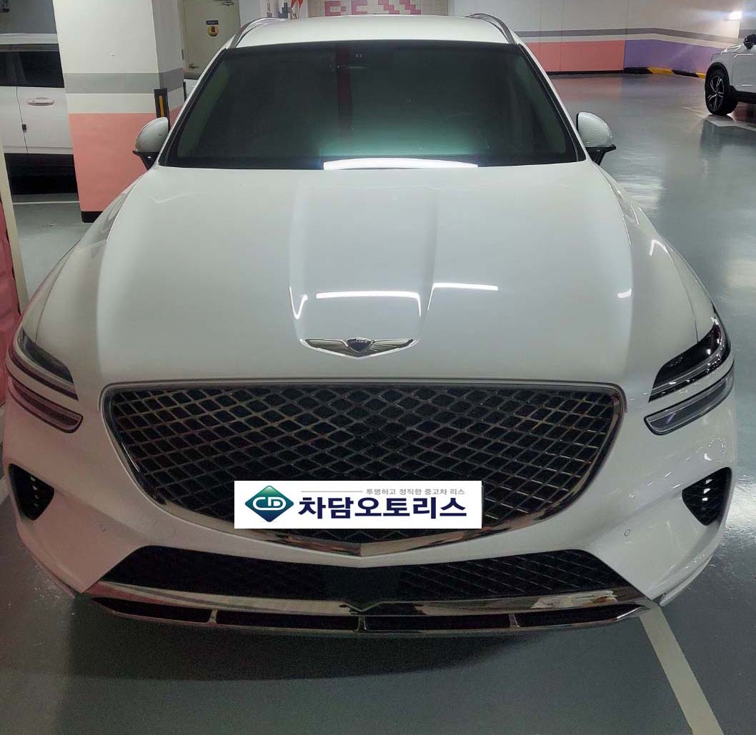 사용감이 적어 신차 같은 제네시스 GV70 중고차리스 진행하다